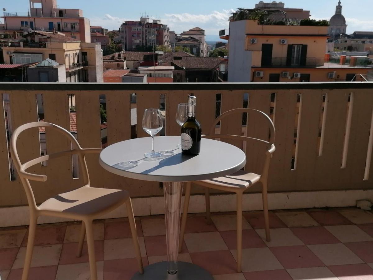 Inner City De Luxe Apartment Catánia Buitenkant foto