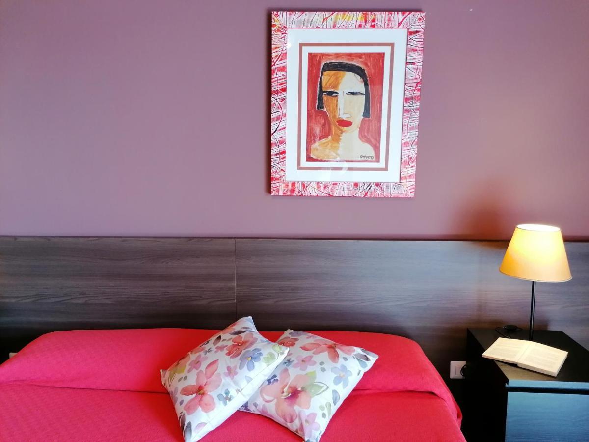Inner City De Luxe Apartment Catánia Buitenkant foto