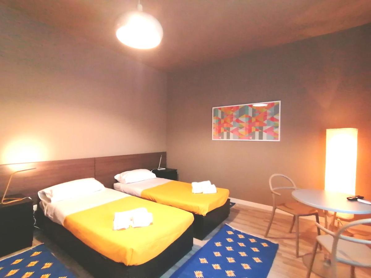 Inner City De Luxe Apartment Catánia Buitenkant foto